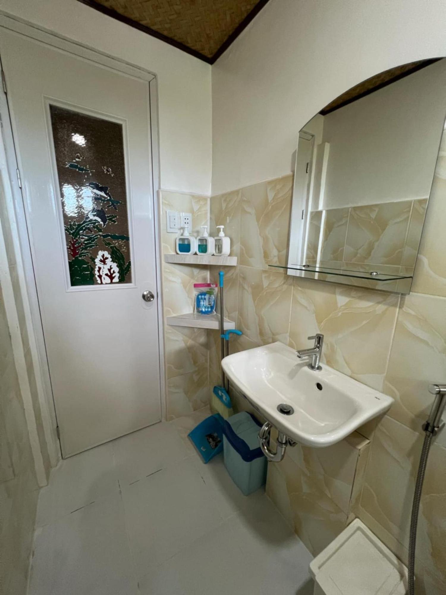 Princesa Michaella Hostel Itaytay Luaran gambar